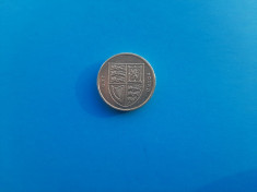 One pound 2012-Anglia-XF foto