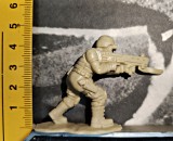 Luptator comando 1/32 Lanard plastic crem asalt night vision baioneta 2015 T1
