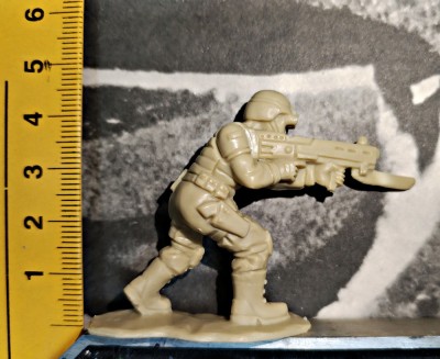 Luptator comando 1/32 Lanard plastic crem asalt night vision baioneta 2015 T1 foto