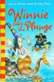 Winnie Takes the Plunge - Laura Owen, Korky Paul - Carte copii, Aventura subacvatica, Engleza, Oxford University Press
