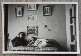 Domnisoare intr-un interior boieresc, Romania interbelica// fotografie