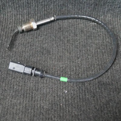 Senzor de temperatură AUDI Q5 8R 2010 OEM: 03L906088FH | 2096989 foto