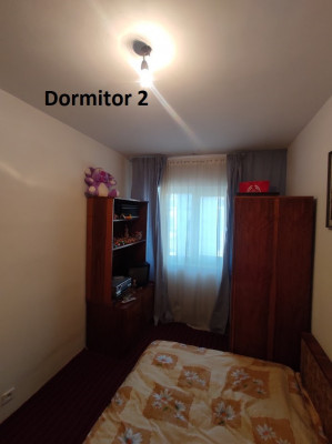 V&amp;acirc;nd un apartament cu 3 camere decomandate, cu o suprafață de 57,25 mp. foto