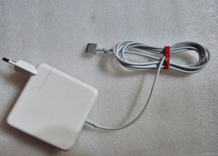 Incarcator aftermarket Apple 85W 4.25A 20V Model AE85 Magsafe 2 - poze reale