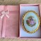 Brosa - portelan fran?uzesc - Limoges - poleit aur 24K - Fragonard - 1950