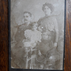 FOTOGRAFIE VECHE -FAMILIE -INCEPUT DE 1900 - FOTO CABINET L.WAISMAN BUCURESCI
