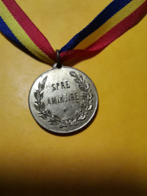 SV * Medalia SPRE AMINTIRE 1866 - 1914 * REGELE CAROL I AL ROM&amp;Acirc;NIEI foto