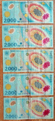 Bancnote 2000 lei - Rom&amp;acirc;nia, 1999 foto