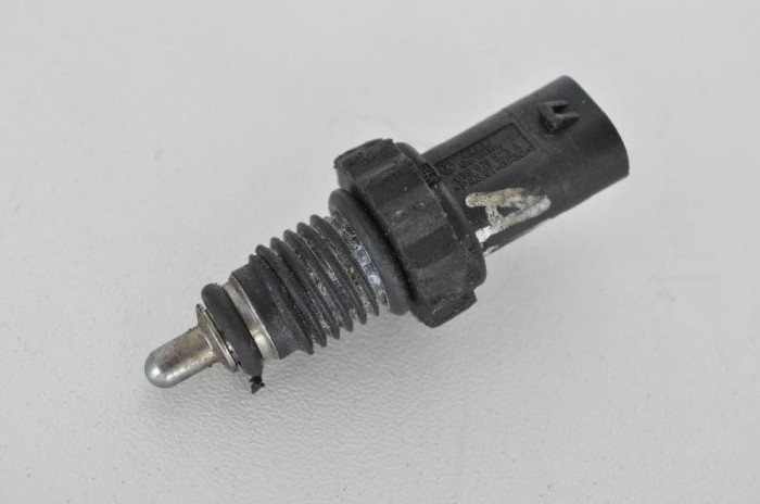 Senzor de temperatură AUDI Q7 4L 2011 OEM: 059919523A | 2426037