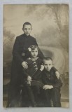 TREI FRATI (RUSIA ) , IN STUDIO , FOTOGRAFIE TIP CARTE POSTALA , INTERBELICA