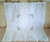 Fata de masa Vintage din bumbac cu broderie florala- Trandafiri Bleu
