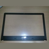 Rama LCD Asus X501U (putin topit plasticul in partea de mijloc jos)