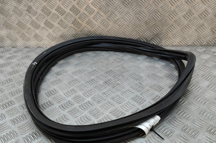 Garnitura ușă dreapta față OPEL CORSA F 2023 OEM: 9823214980 | 28596555