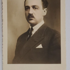 POETUL GEORGE MAGHERU 1892 -1952 , FOTOGRAFIE PORTRET CU DEDICATIA ACESTUIA , FORMAT CARTE POSTALA 1938