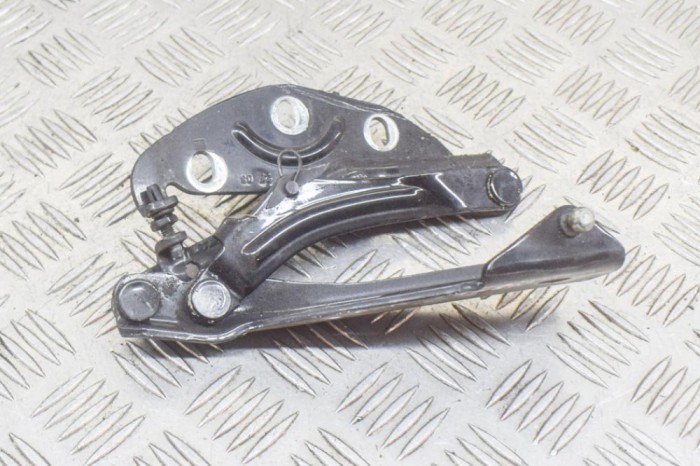 Balama capota dreapta față VW PHAETON 3D_ 2003 OEM: 3D0823302D 12159429