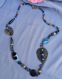 COLIER/ LANT LUNG CU DIFERITE ELEMENTE: STICLA FATETATA, AGATE, METAL