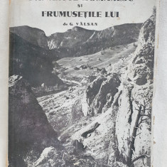 Carte de colectie anul 1940 PAMANTUL ROMANESC SI FRUMUSETILE LUI - G. Valsan
