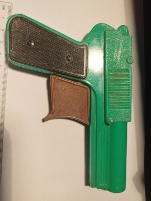 bnk jc Pistol de plastic - posibil Romania foto