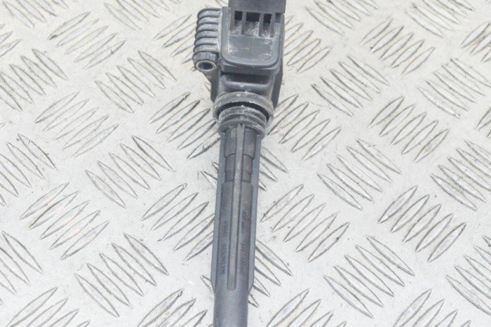 Bobina de inducție de &icirc;naltă tensiune VW GOLF VII 5G1, BQ1, BE1, BE2 2014 OEM: 06K905199,0040102009,06J905110E 12560168