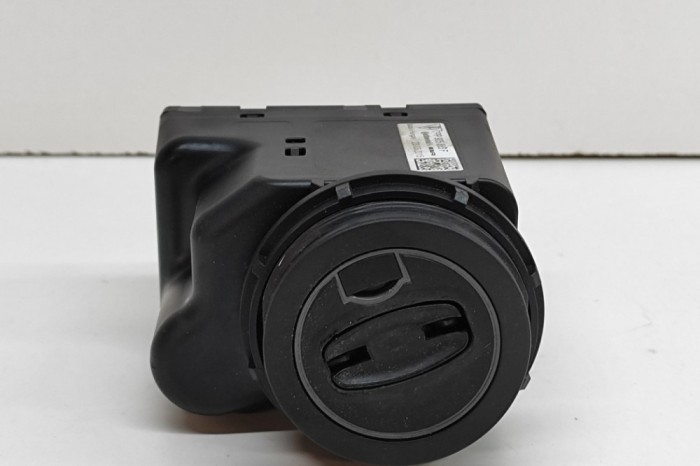 Butuc de contact PORSCHE CAYENNE 92A 2015 OEM: 7PP.905.865.F,7PP905865F 22371462