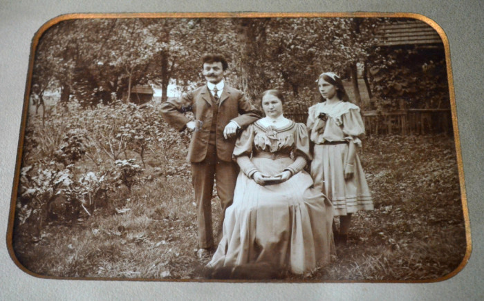 Fotografie veche de familie pe carton cu passepartout Germania, anii &#039;30