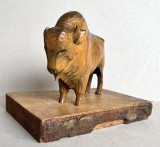 Zimbru carpatin - sculptat manual in lemn, sculptura artizanala Epoca de Aur