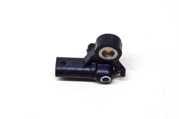 Senzor de impact st&acirc;nga față MERCEDES-BENZ SPRINTER 3,5-t Van 907, 910 2020 OEM: A1679050700 13776413