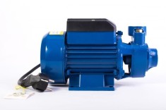 Pompa apa de suprafata QB60 &bdquo;Lazio mic&rdquo; pentru apa curata, Micul Fermier