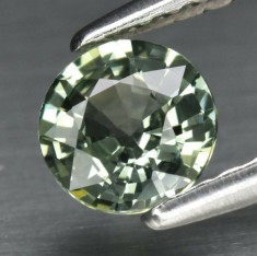 ~ ~ SAFIR NATURAL ROTUND,VERDE SUPERB - 0,50 ct. Certificat de Autenticitate ! !