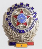 INSIGNA MERITE DEOSEBITE IN INTRECEREA SOCIALISTA CONSILIUL CENTRAL AL UGSR METAL ALB USOR BOMBATA SINDICAT SINDICATE ( CITITI DESCRIEREA )