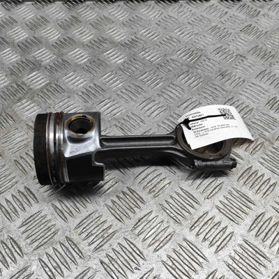 Piston AUDI A4 8W2, B9 2018 OEM: 04L107065R,04L105401A foto