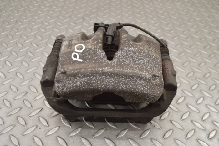 Etrier de fr&acirc;nă dreapta față MERCEDES-BENZ E W213 2019 14936553