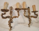 Pereche de aplice de perete din bronz masiv, lucrate &icirc;n stil Rococo, cu c&acirc;te două brațe