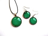 Set Bijuterii Damă Verde: Colier cu Pandantiv Sticlă &amp; Cercei Lucrați Manual - Elegant, Cadou Femei, Diametru 28mm