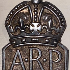 ARP(AIR RAID PRECAUTION),INSIGNA ARGINT ANGLIA WW II/ STARE EXCELENTA,POZE..