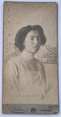 Fotografie de epoca, tip CDV , femeie tanara, studio Frații V&aacute;ncza din Miskolc, Ungaria