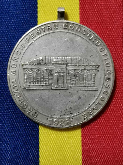 SV * Medalia Răsplata Muncii pentru Construcții Școlare * 1932 * Ferdinand I