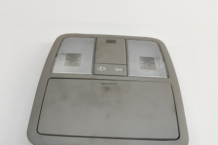 Iluminare interioară TOYOTA AURIS _E18_ 2013 OEM: 81260-02480 28361610
