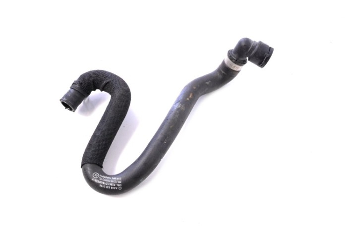 Furtun de lichid de răcire MERCEDES-BENZ GLA X156 2017 OEM: A2468303196 11519183
