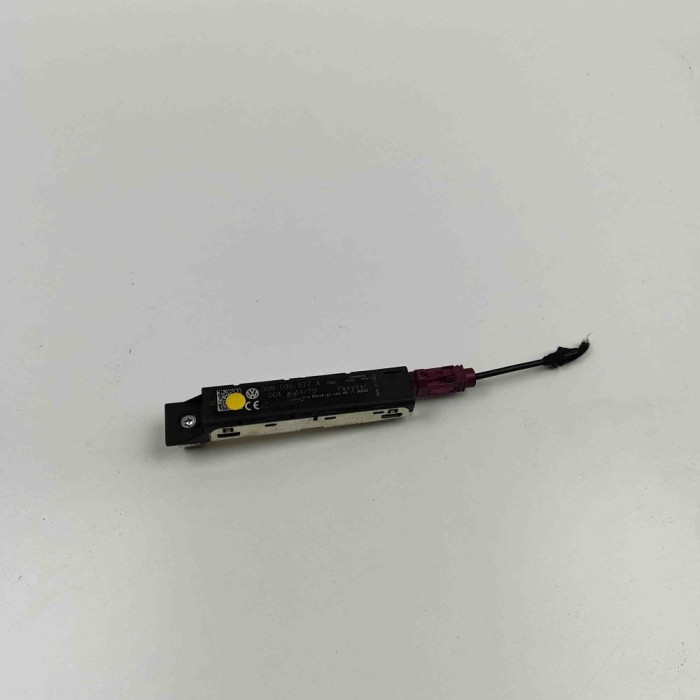Amplificator de antena VW PASSAT Variant B8 3G5 2020 OEM: 3G9035577A