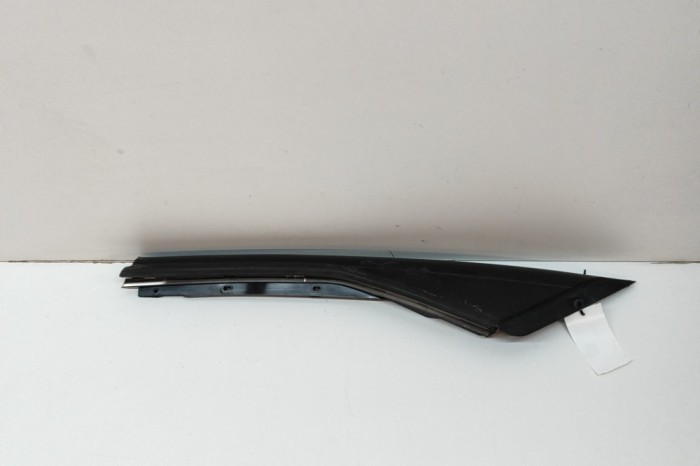 Ornament vertical parbriz dreapta CHEVROLET CORVETTE C6 2006 OEM: 118730472,15207548 | 22251926