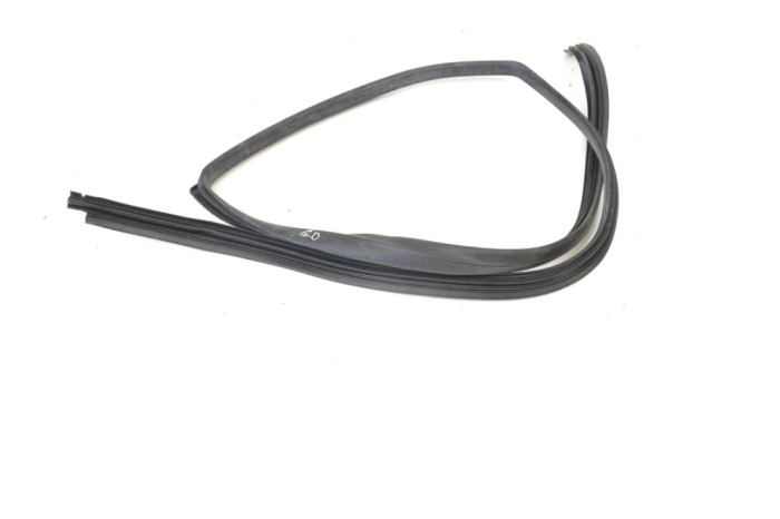 Garnitura ușă dreapta spate SUZUKI GRAND VITARA II JT, TE, TD 2009 12051731