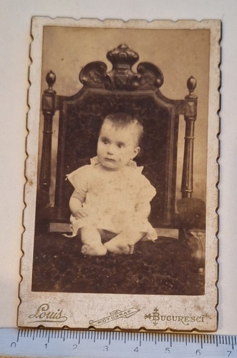 CDV &ndash; Louis, Bucuresci (Calea Moșilor 109), cca 1890s &ndash; bebeluș &ndash; 10,5&times;6,5 cm