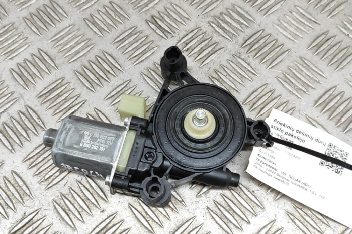 Motor macara geam ușă dreapta față VW TIGUAN AD1 2024 OEM: 5Q0959801C,0130822077 28277499