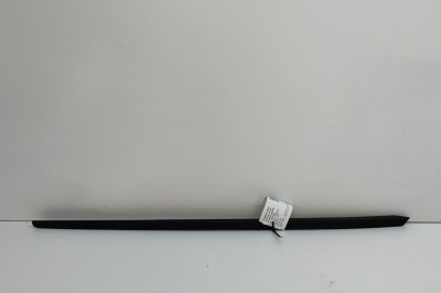 Ornament vertical parbriz dreapta PORSCHE MACAN 95B 2014 OEM: 95B.845.328,95B845328 | 26830803 foto