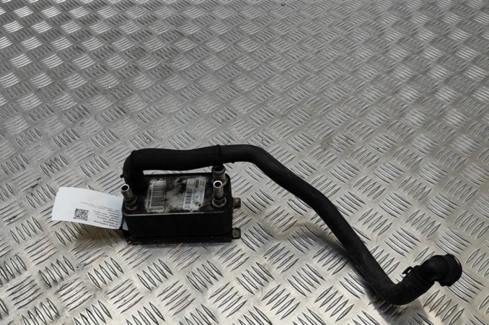 Răcitor de ulei JAGUAR XJ X351 2014 OEM: AW83-7A095-AA | 23238785