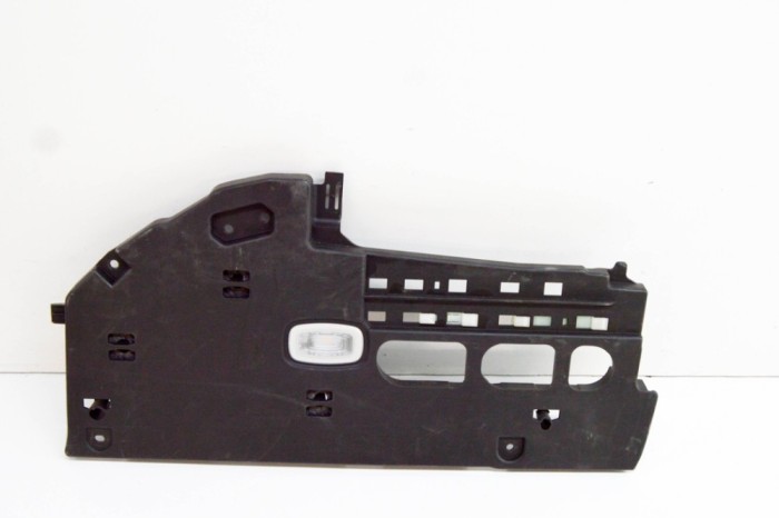 Ornament inferior planșa de bord MERCEDES-BENZ B-CLASS Sports Tourer W247 2019 OEM: A2476805700 20201839