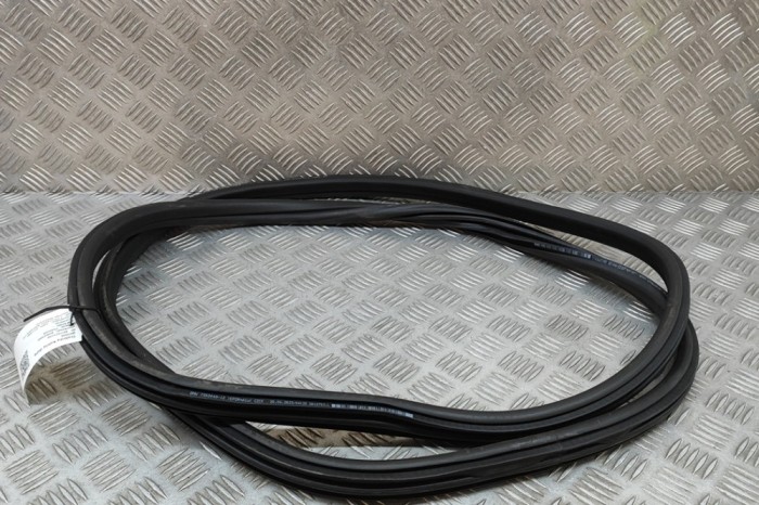 Garnitura ușă st&acirc;nga spate BMW iX3 G08 2023 OEM: 7393449 | 27421159