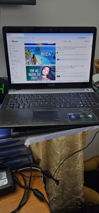 LEPTOP ASUS PROCESOR i5-2,53 GHz /RAM 4GB/HARD 500 GB /TINE BATERIA / WIN 10 INSTALAT RECENT SE VINDE CU INCARCATOR