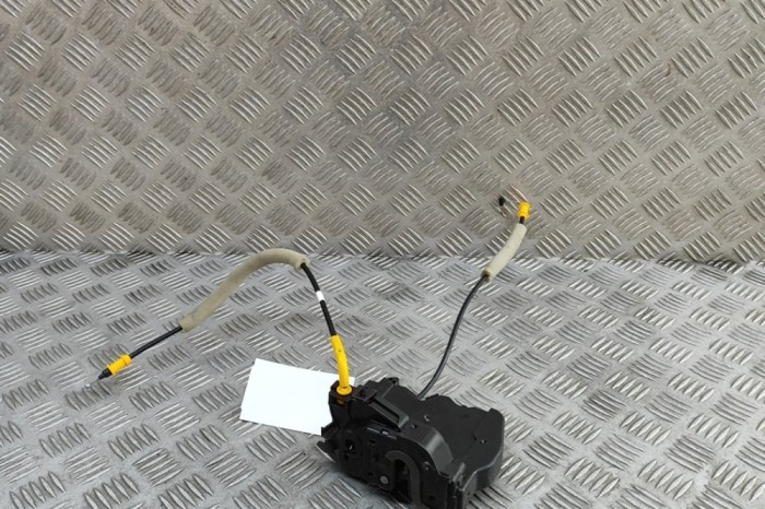&Icirc;ncuietoare ușă st&acirc;nga spate JEEP Avenger J2 2024 OEM: 9846871280 30782902